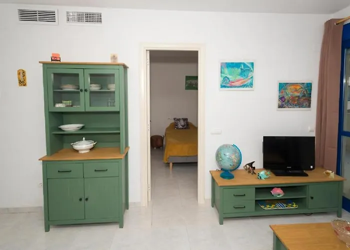 Oasis: Equipped With Terrace, Pools & Free Amenities Apartment