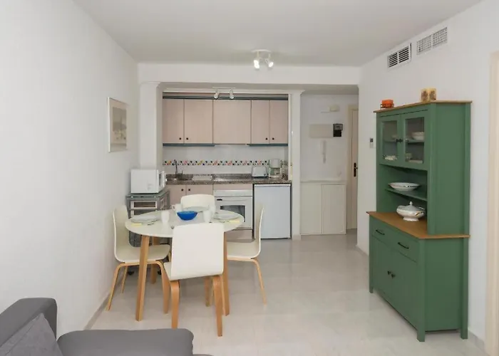 Apartment Oasis: Equipped With Terrace, Pools & Free Amenities